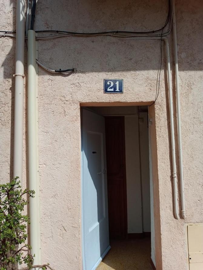 Cadre De Reve Mais Vous Faites Le Menage- Very Good Prices But You Have To Clea-N Th-E Flat Apartment Cannes Exterior photo